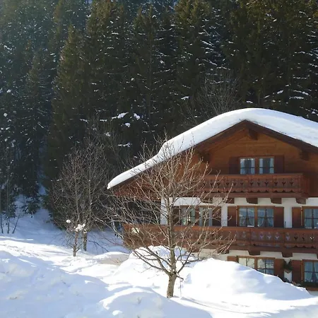 Manuela & Haus Michael *